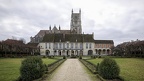 Meaux, Depuis je jardin Bossuet, vue sur le palais épiscopal, la cahtédrale Saint-Etienne à l'arrière plan (77)