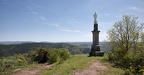 Viala-du-Tarn, la statue dominant le village (12)