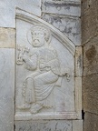 Villeneuve-lès-Maguelone, Cathédrale Saint-Pierre-et-Saint-Paul, relief de saint Pierre (côté droit du portail)  (34)