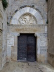 Villeneuve-lès-Maguelone, Cathédrale Saint-Pierre-et-Saint-Paul, détail du portail (34)
