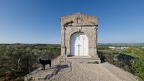 Gignac, Chemin de croix jalonné d'oratoires et se terminant par une chapelle  (34)