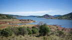 Celles, vue sur le village et le lac du Salagou (34)